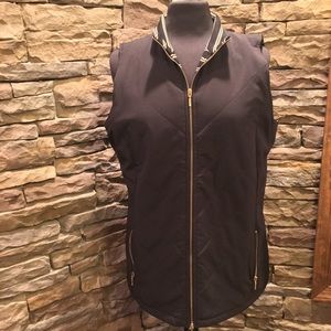 🌟Chico’s zenergy women’s black and gold vest